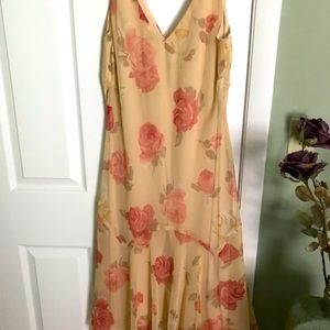 B. Moss peach floral v-cut neckline front/back